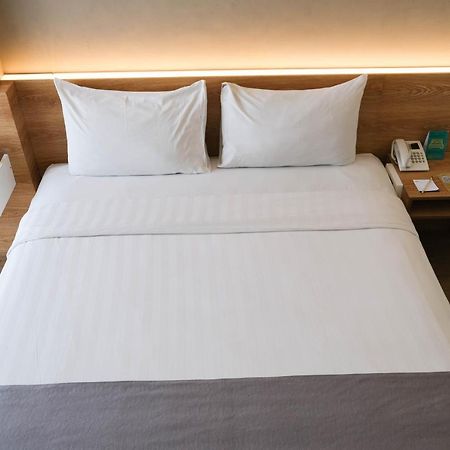 Allstay Hotel Semarang Simpang Lima Εξωτερικό φωτογραφία